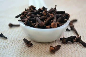 தினமும் சில கிராம்புகளை சாப்பிட்டால் என்ன ஆகும் தெரியுமா? சர்க்கரை நோயை துரத்தி அடிக்கலாம்