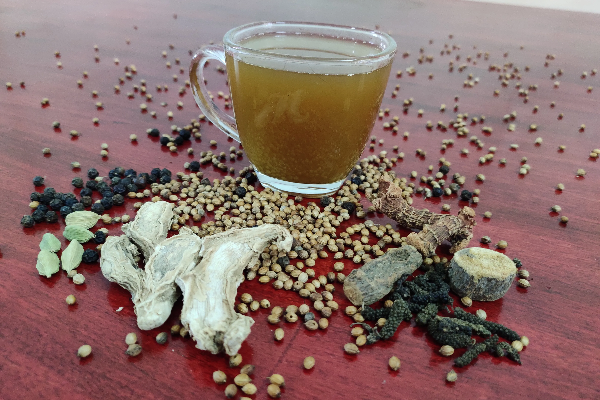 இருமி இருமி குரலே மாறிப்போச்சா?  5 நொடியில் இருமலுக்கு மருந்து..சுக்கு மல்லி காபியை இப்படி போட்டு குடிங்க! | Sukku Malli Coffee