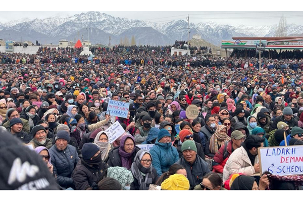 கடும்பனியில் போராடும் ஆயிரக்கணக்கான மக்கள்; கடைகள் மூடல், பாஜகவிற்கு எதிர்ப்பு - என்ன காரணம்? - தமிழ்நாடு