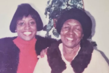 மரணப்படுக்கையில் தாய் கூறிய ரகசியம்: தனக்கு 35 சகோதரிகள் இருப்பதை அறிந்து வியப்பிலாழ்ந்த பெண்