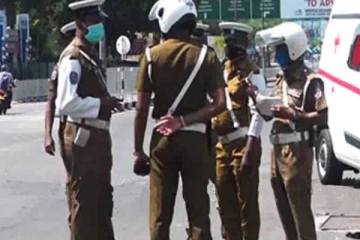 வாகன விபத்தில் பரிதாபமாக உயிரிழந்த இளம் பெண்... மூவர் வைத்தியசாலையில்!