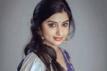 சண்டக்கோழி படத்தின் நாயகி மீரா ஜாஸ்மினின் லேட்டஸ்ட் போட்டோஸ்