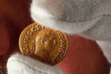 பிரித்தானியாவில் 1,900 ஆண்டுகள் பழமை வாய்ந்த தங்க நாணயம்! முதல் முறையாக கண்டுபிடிப்பு