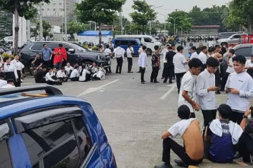 பிலிப்பைன்ஸ் நாட்டில் பாரிய நிலநடுக்கம்: சுனாமி தாக்கக்கூடும் என்பதால் பதற்றத்தில் மக்கள்