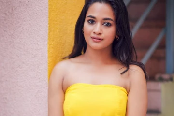 பாண்டியன் ஸ்டோர்ஸ் நடிகையா இப்படி.. கவர்ச்சி ஸ்டில்கள்