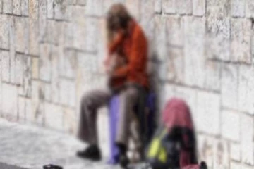 விபத்தில் இறந்த யாசகர் கதிரேசன் பாலமுருகனின் பொதியில் பெரும் தொகை பணம்!