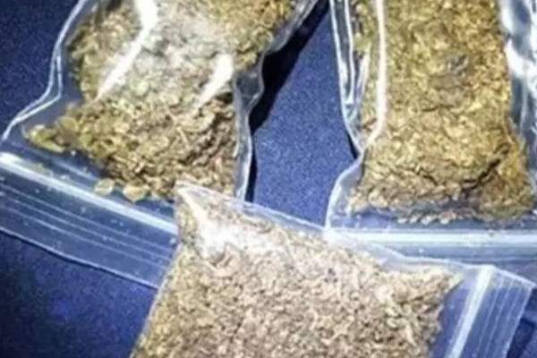 இணுவில் தியேட்டர் அருகில் இருவர் கஞ்சாவுடன் கைது | Two Arrested With Ganja At Jaffna