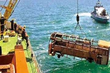 இலங்கை கடற்பரப்பில் பழைய பேருந்துகளை இறக்குவதா? ஆர்ப்பாட்டத்திற்கு தயாராகும் தமிழக மீனவர்கள்
