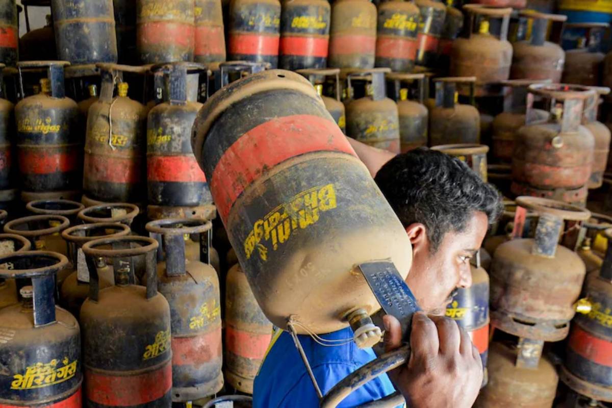 சிலிண்டர் கொடுத்தால் தினமும் இலவச பிரியாணி - உணவகத்தின் சலுகை | Hosur Hotel Offer Free Briyani For Lpg Cylinder