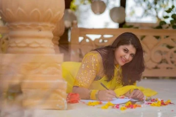 வாகன விபத்தில் பரிதாபமாக உயிரிழந்த பிரபல சின்னத்திரை நடிகை!