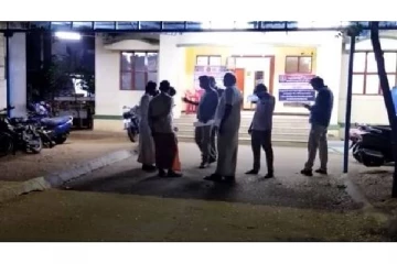 ஆசிரியர் உட்பட 3 பேர் மீது பள்ளி மாணவன் காவல்நிலையத்தில் புகார்!