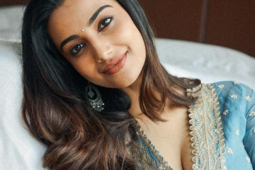 தளபதி 68 ஹீரோயின் மீனாட்சி சவுத்ரி கிளாமர் ஸ்டில்கள்