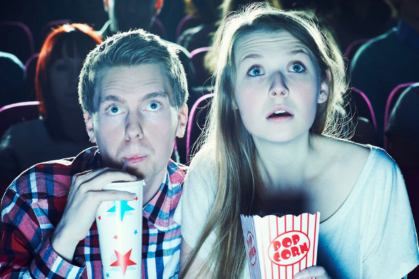 பத்து நாட்களில் 13 பேய் படம் பார்த்தால் சுமார் ஒரு லட்சம் பரிசு - வினோத போட்டி | Ghost Movie One Lakh Prizes Competition