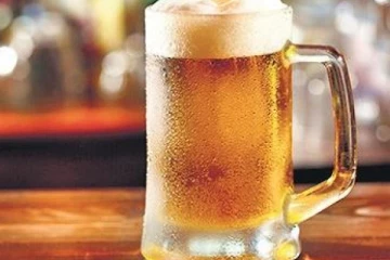 தடுப்பூசி போட்டுக்கொண்டவர்களுக்கு இலவச beer!