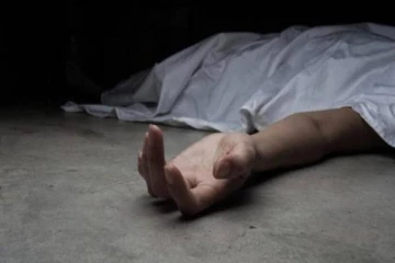 இறந்த தாயின் சடலுத்துடன் பல நாட்கள் தங்கியிருந்த மகள்கள்.. சோகத்தை ஏற்படுத்திய அதிர்ச்சி சம்பவம்!