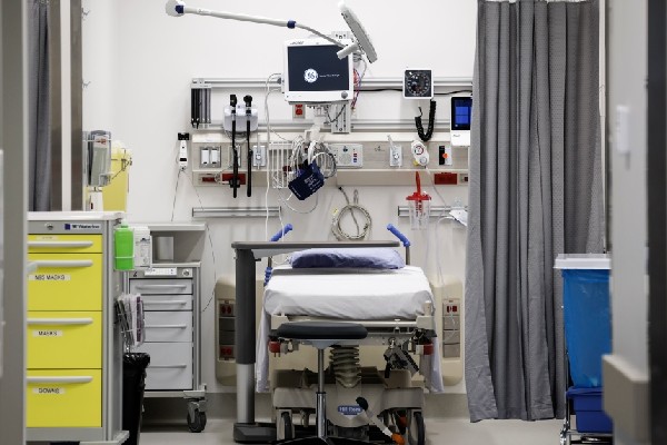 கனடிய மக்களுக்கு இப்படியொரு நிலையா? | 3 Million Canadians Waiting For Surgeries
