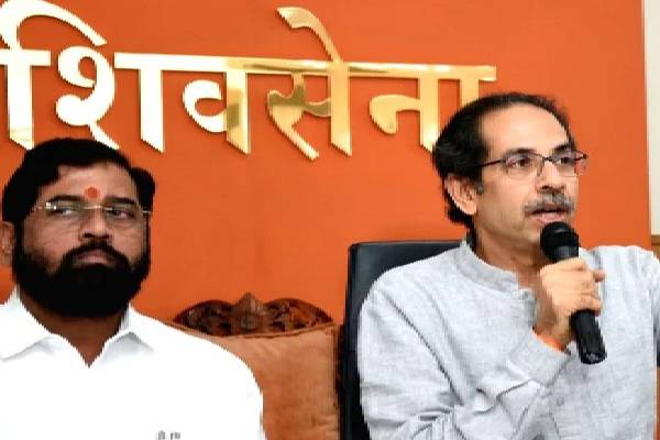 பெரும்பான்மை இழந்த சிவசேனா :  ஏக்னாத் ஷிண்டே அறிவிப்பு | Maha Vikas Aghadi Mva Alliancelost The Majority