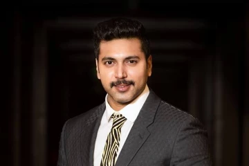 29 வயது நடிகையுடன் இணையும் ஜெயம் ரவி.. யார் அந்த நடிகை தெரியுமா