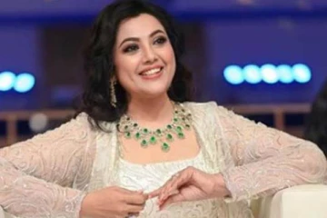 பிரபல நடிகரை உருகிஉருகி காதலித்த நடிகை மீனா!! அம்மாவிடம் கெஞ்சியும் நிறைவேறாத ஆசை..