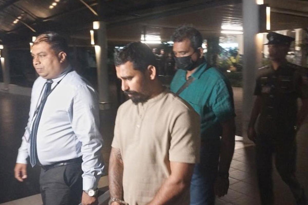 அதிகாலையில் பலத்த பாதுகாப்புடன் நாட்டிற்கு அழைத்து வரப்பட்ட மிடிகம சுட்டி | Midigama Mouse Back Country Under Heavy Security அதிகாலையில் பலத்த பாதுகாப்புடன் நாட்டிற்கு அழைத்து வரப்பட்ட மிடிகம சுட்டி | Midigama Mouse Back Country Under Heavy Security