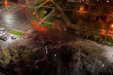 சொந்த நகரத்தின் மீது வெடிகுண்டு வீசிய ரஷ்ய போர் விமானம்: பரபரப்பு வீடியோ காட்சி