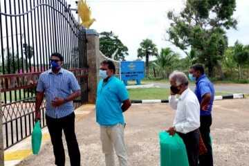 ஆர்ப்பாட்டத்தில் கைது செய்யப்பட்டோர் அடிப்படை வசதிகளின்றி தனிமைப்படுத்தலில்-உடைகள் வழங்கி வைப்பு!