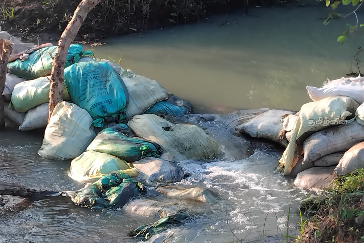 இரணைமடுக்குளத்தில் நீர் வீண்விரயம் செய்யப்படுவதாக விவசாயிகள் குற்றச்சாட்டு | Water Wastage In Iranaimadukullam