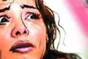 " අනේ මට හොඳටම අමාරුයි...කලන්තේ වගේ.." වෙළඳසැලේ පෝලිමේ නාටකයක් රඟ පෑ කාන්තාව ට අපූරු පාඩමක්..