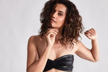 ஹாட் உடையில் டாப்ஸி லேட்டஸ்ட் போட்டோஷூட்