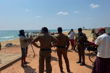 மூன்று இடங்களில் அடையாளம் தெரியாத மூவரின் சடலங்கள் ; பொலிஸார் தீவிர விசாரணை