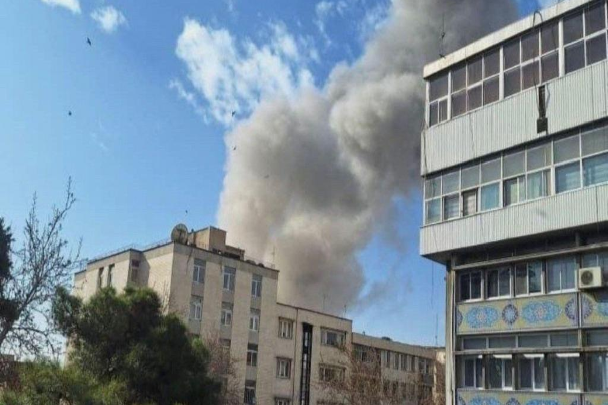 ஈரானிலிருந்து வந்த ஏவுகணைகள் ; நாட்டு மக்களுக்கு இஸ்ரேல் விடுத்த எச்சரிக்கை | Israel Warns Public As Iran Steps Up Attacks