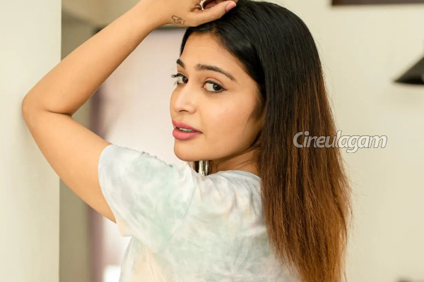 கிளாமர் தவிர உனக்கு வேற என்ன தெரியும்.. விமர்சித்தவருக்கு தர்ஷா குப்தா வீடியோ வெளியிட்டு பதிலடி | Actress Dharsha Replayed To Controversial Comment கிளாமர் தவிர உனக்கு வேற என்ன தெரியும்.. விமர்சித்தவருக்கு தர்ஷா குப்தா வீடியோ வெளியிட்டு பதிலடி | Actress Dharsha Replayed To Controversial Comment