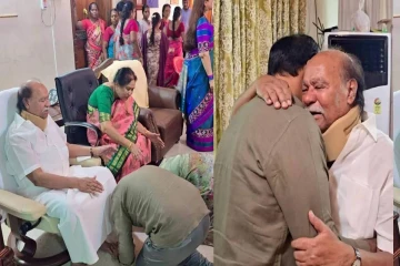 அன்புமணியை கண்ணீருடன் கட்டியணைத்த ராமதாஸ் - பாமகவில் முடிவுக்கு வந்த மோதல்