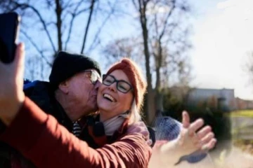 பெண்களின் உதடுகளை குறிவைத்து முத்தமிட்ட நபர்: சிக்கவைத்த 16 வயது சிறுமி