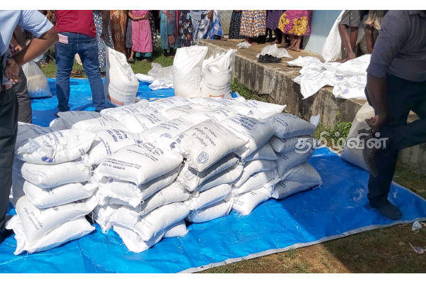 இந்திய அரசாங்கத்தால் நிவாரணமாக வழங்கப்பட்ட அரிசி:வவுனியாவில் விசாரணை ஆரம்பம்(Photos) | Rice Indian Government Investigation Vavuniya