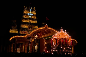 நல்லூர் கந்தசுவாமி ஆலய 20ஆம் திருவிழா – கைலாய வாகனத்தில் எழுந்தருளிய வேல் பெருமான்