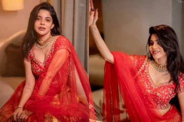 இளசுகளை கவர்ந்து வரும் நடிகை திவ்யபாரதி ஹோம்லி லுக் போட்டோஸ்