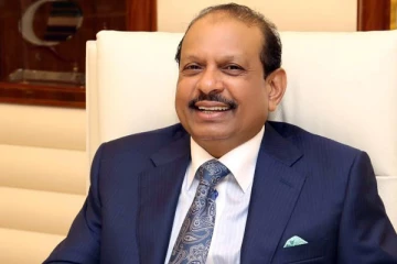 கிராமத்தில் பிறந்து இந்தியாவின் 2வது பணக்காரரான நபர் - ரூ.46 ஆயிரம் கோடி சாம்ராஜியத்தை உருவாக்கியது எப்படி?