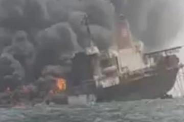 வெடித்து சிதறிய எண்ணெய்க் கப்பல்: நைஜீரியாவில் சம்பவம்! ஊழியர்களின் நிலை?