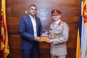 புதிய ஐக்கிய இராச்சிய பாதுகாப்பு ஆலோசகர் பாதுகாப்பு செயலாளரை சந்தித்தார்