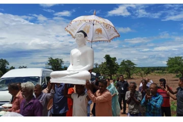 தமிழர் பகுதியில் பெருமெடுப்பில் வந்திறங்கிய புத்தர்!
