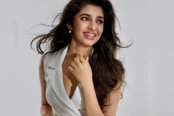 நடிகை க்ரித்தி ஷெட்டியின் கிளாமர் ஸ்டில்கள்