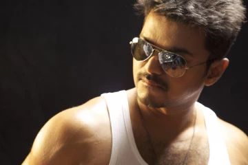 திரையரங்கில் இருந்து திடீரென தூக்கப்பட்ட விஜய்யின் துப்பாக்கி திரைப்படம்! ஆதரவாக வந்து உதவிய முக்கிய நபர்