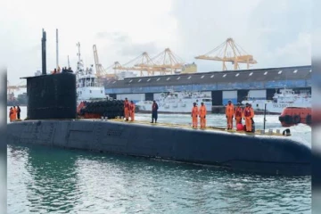 கொழும்பிற்கு வருகை தந்த பிரபல நாட்டின் நீர்மூழ்கிக் கப்பல்!