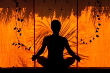 நம் வாழ்க்கையை மாற்றக் கூடிய சக்தி வாய்ந்த மந்திரம் எது தெரியுமா ?