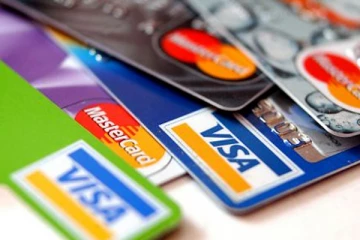 கடன் அட்டைகளுக்கு விதிக்கப்பட்டிருந்த அதிகபட்ச வட்டி வீத கட்டுப்பாடு நீக்கம்