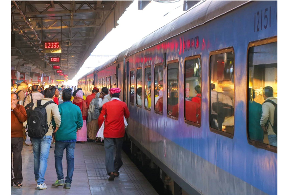 எடுத்த ரெயில் டிக்கெட்டின் புறப்படும் இடத்தை மாற்றலாம் - IRCTC யின் புதிய வசதி அறிமுகம் | Train Passengers Tickets Now Change Boarding Point