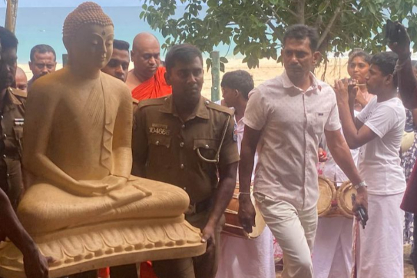 தமிழ் மற்றும் முஸ்லிம் மக்கள் மீது தவறில்லை - திருகோணமலை தேரர் விளக்கம்! | Trincomalee Buddha Statue Issue தமிழ் மற்றும் முஸ்லிம் மக்கள் மீது தவறில்லை - திருகோணமலை தேரர் விளக்கம்! | Trincomalee Buddha Statue Issue