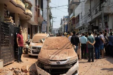 மக்களை இலக்கு வைத்து பாகிஸ்தான் தாக்குதல்; வாகனங்கள் வீடுகள் சேதம்
