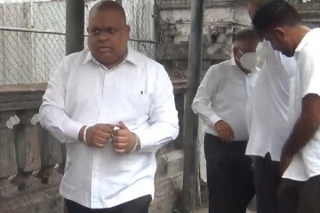 සජින් වාස් අධිකරණයට